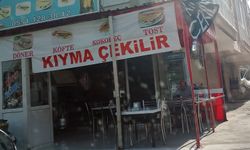Tekel bayisinde 'kıyma çekilir' afişi