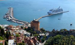Kruvaziyer turizminde ilk: Alanya'ya 4 kruvaziyerle 3 bin 51 yolcu