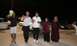 Antalya'da cezaevi önünde halay çektiler