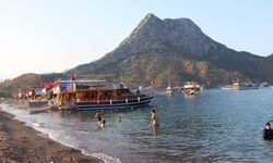 Antalya'da teknecilerden kornalı eylem