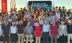 Salda Gölü'nde ilk triatlon heyecanı; ‘Demir Adam' zirvede