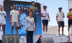 Salda Gölü'nde Triatlon heyecanı