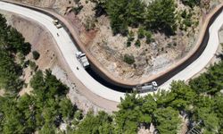 Antalya Büyükşehir’in kırsalda yol atağı sürüyor
