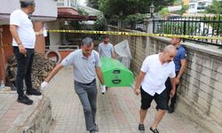 Alanya'da evinin önünde ölü bulundu