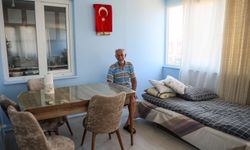 Tahliye edilen dede ve torunları, yeni evlerine taşındı
