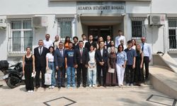 Alanya’nın gurur günü: YKS’de Türkiye derecesi yapan öğrenciler ödüllendirildi