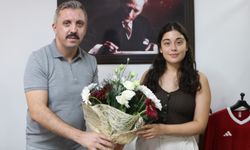 Başarılı öğrenciler Kaymakam Solmaz'ı ziyaret etti