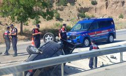 Otomobil refüje düştü: 4 yaralı