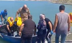 Burdur'da eğitim uçağı düştü! Balıkçılar yardıma koştu