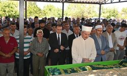 Kazada ölen çift yan yana toprağa verildi, TIR şoförü tutuklandı
