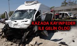 Minibüs ile hafif ticari araç çarpıştı: 2 ölü 4 yaralı