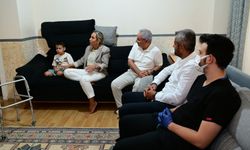 Hastalığına teşhis konulamayan Mert'in yürüyebilmesi için tedaviye başlandı