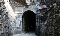 Kuruyan Dilek Gölü'ne para atmaktan vazgeçmediler