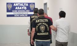 Kuyumcuya sahte altın satıp dolandıran 2 kişi yakalandı