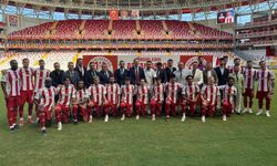 Antalyaspor, 2025-2026 sezonu oyuncularını tanıttı