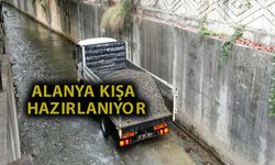 Alanya'da su taşkınlarına karşı önlem: Dereler temizleniyor