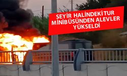 Antalya'da tur minibüsü yandı