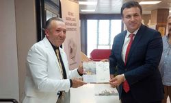Gazeteci Akdağ ilk şiir kitabını tanıttı