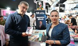15. Antalya Kitap Fuarı'nda yazarlar okurlarıyla buluştu