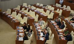 Antalya Büyükşehir Belediyesi meclisinde olay: AK Parti ve MHP salonu terk etti