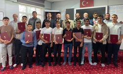 Hafızlara belgeleri takdim edildi