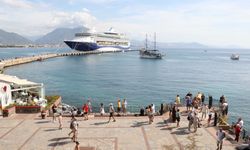 Kruvaziyerle 1788 turist Alanya'ya geldi