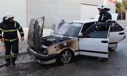 Seyir halindeki otomobil yandı