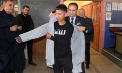 Öğrenciler törenle iş önlüğü giydi