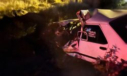 Otomobilde sıkışan sürücü ağır yaralandı