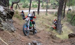 Ünlü sporcudan genç yeteneklere enduro motosiklet eğitimi