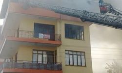 Anne ve çocuklarını kapıyı kırarak çıkardılar