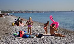Antalya sahillerinde kasım ayında deniz keyfi