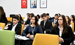 Antalya'da basın özgürlüğünü tartıştı