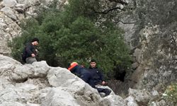Antalya'da dağda mahsur kalan gençler kurtarıldı