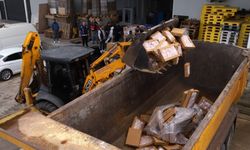 Antalya'da son kullanma tarihi geçmiş 25 ton tavuk ürünü imha edildi