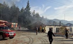 Gazipaşa'da eski okul binası yandı