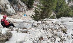 Likya Yolu'nda mahsur kaldı, 3 saatlik çalışmayla kurtarıldı