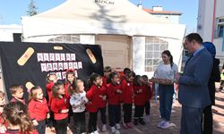 Minikler Türk Kızılay'ı tanıdı, velileri kan verdi