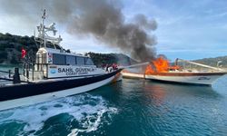 Antalya'da ticari yat yandı