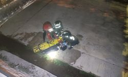 Dengesini kaybedip düştüğü çayda yaralandı
