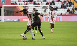 Antalyaspor kendi evinde Göztepe'ye 2-1 yenildi