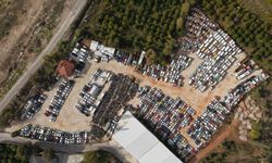 Antalya'da milyonluk araçlar çürümeye terk edildi