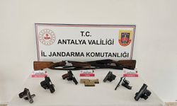 Antalya'da adreslere operasyon: 8 şüpheli yakalandı