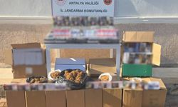 Antalya'da bir dükkana operasyon: Kaçak ürünler ele geçirildi