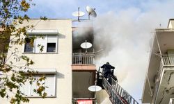 Yangın çıkan daire kullanılamaz hale geldi