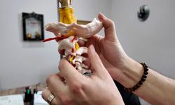 Yanlış duruş alışkanlıkları gizli vücut problemlerine yol açıyor