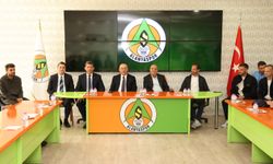 Mevlüt Çavuşoğlu, Alanyaspor'u ziyaret etti