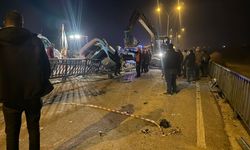 Otomobil köprü bariyerine çarptı: 1 ölü, 3 yaralı