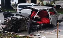 Ambulansa yol vermek isterken kaza yaptı: 4 yaralı