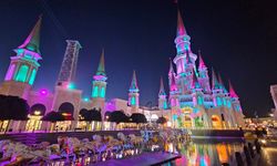 Antalya'da Noel ve yılbaşı renkliliği